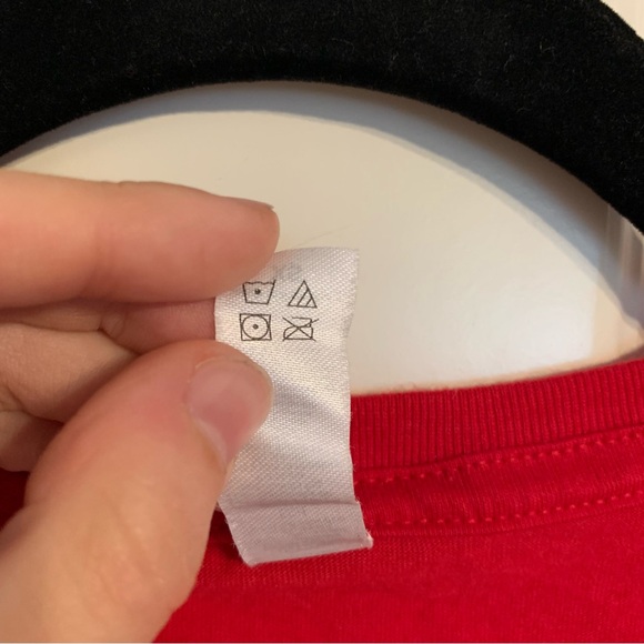 Wonder Woman women’s size extra small red gold t-shirt top - Picture 8 of 8